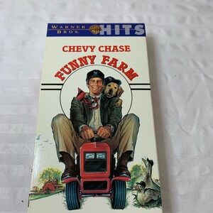Funny Farm (1988) VHS - Chevy Chase, Madolyn Smith - Small Town Comedy Christmas